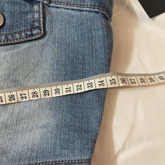 Dylan Ryan short blouse made of denim with a button design, elastic size S. - Picture 11 of 11